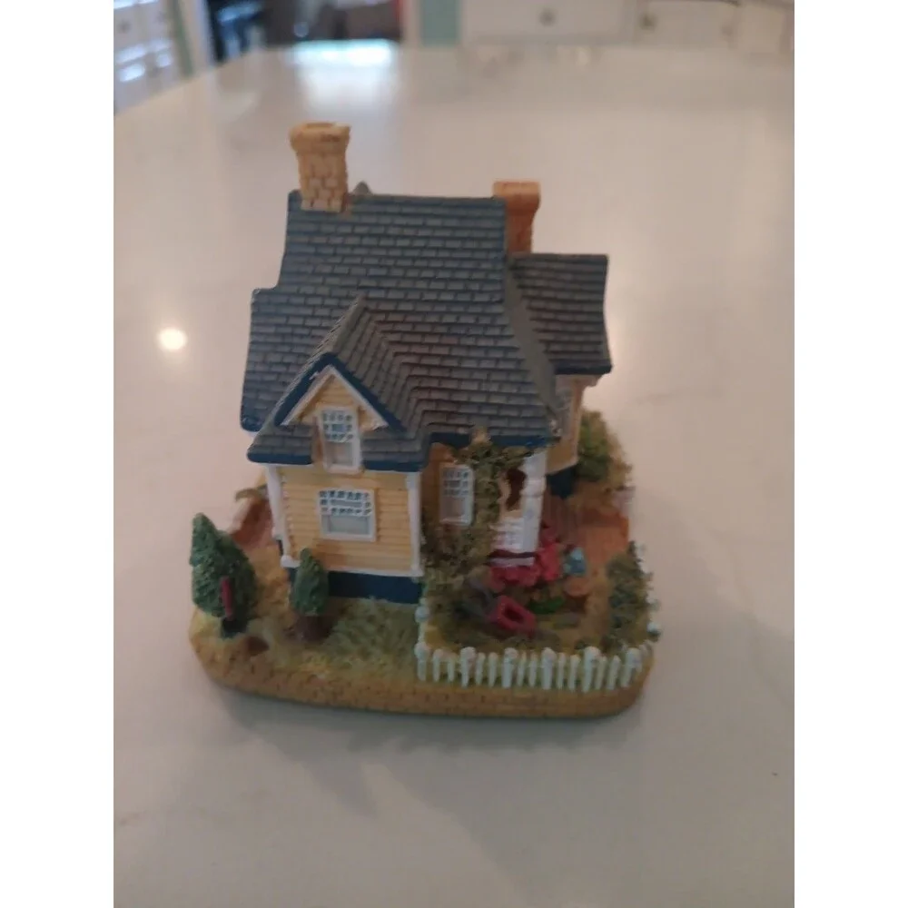 Liberty Falls Village Americana 
